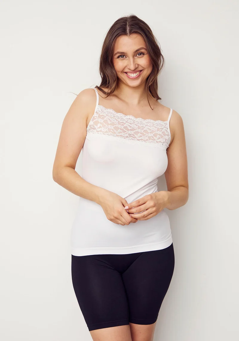 Nilla Wide Lace Top - White