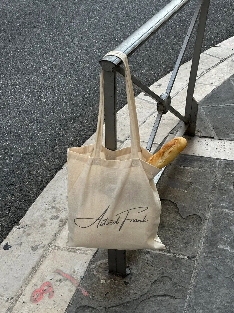 Astrid Frank mulepose