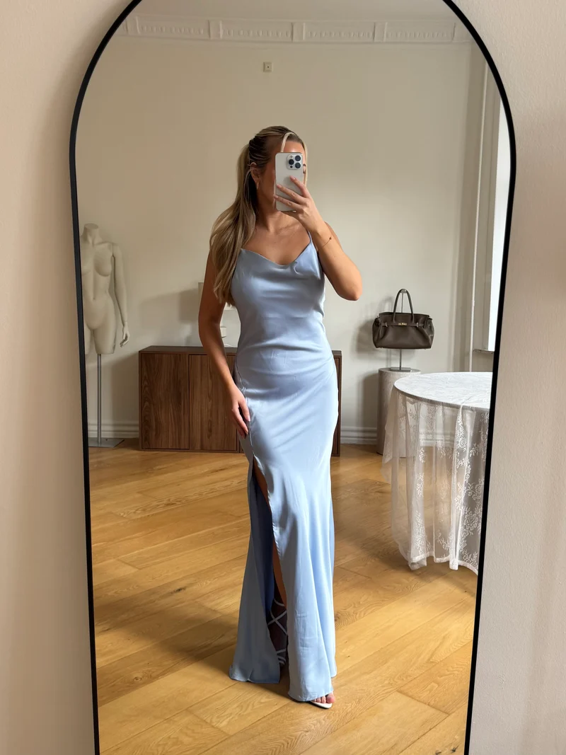 Maria kjole pastelblå tall