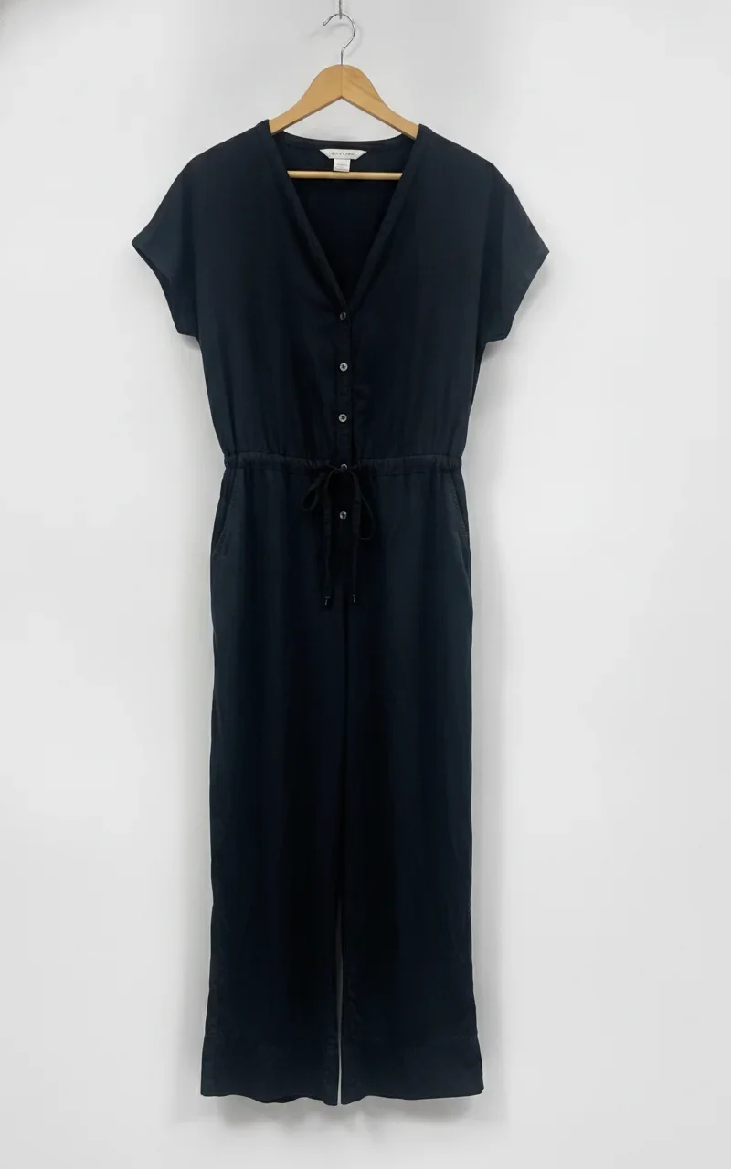 Lindex svart jumpsuit med knappar