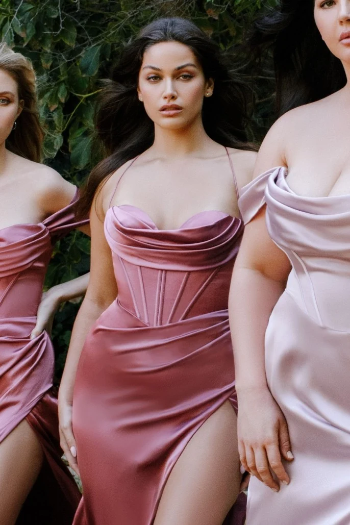 Cowl Corset Satin Gown från Cinderella Divine 7483- Speciella tillfällen/kurvor