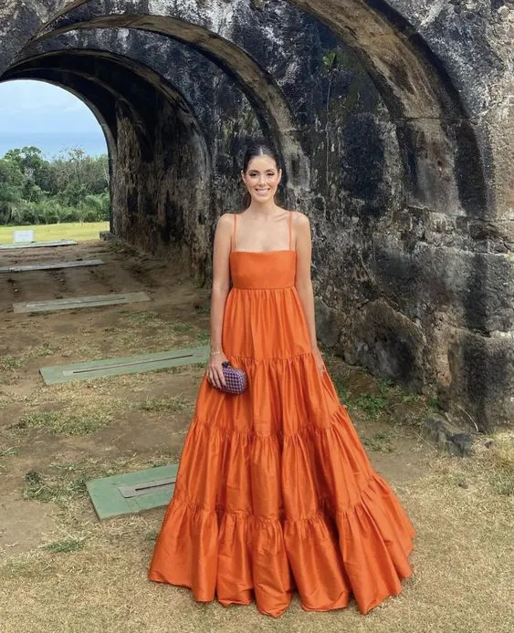 Orange lång balklänning mode aftonklänning satin A-linje stil