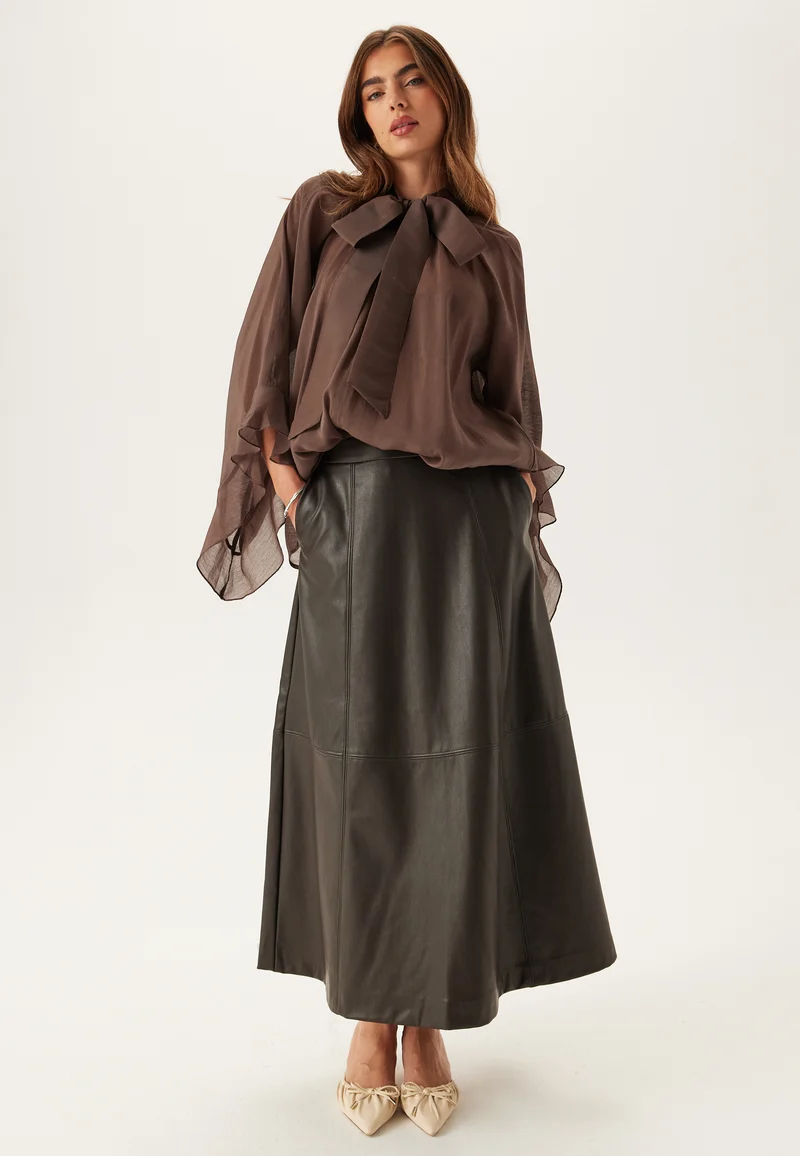 Wide Sleeve Bow Blouse
