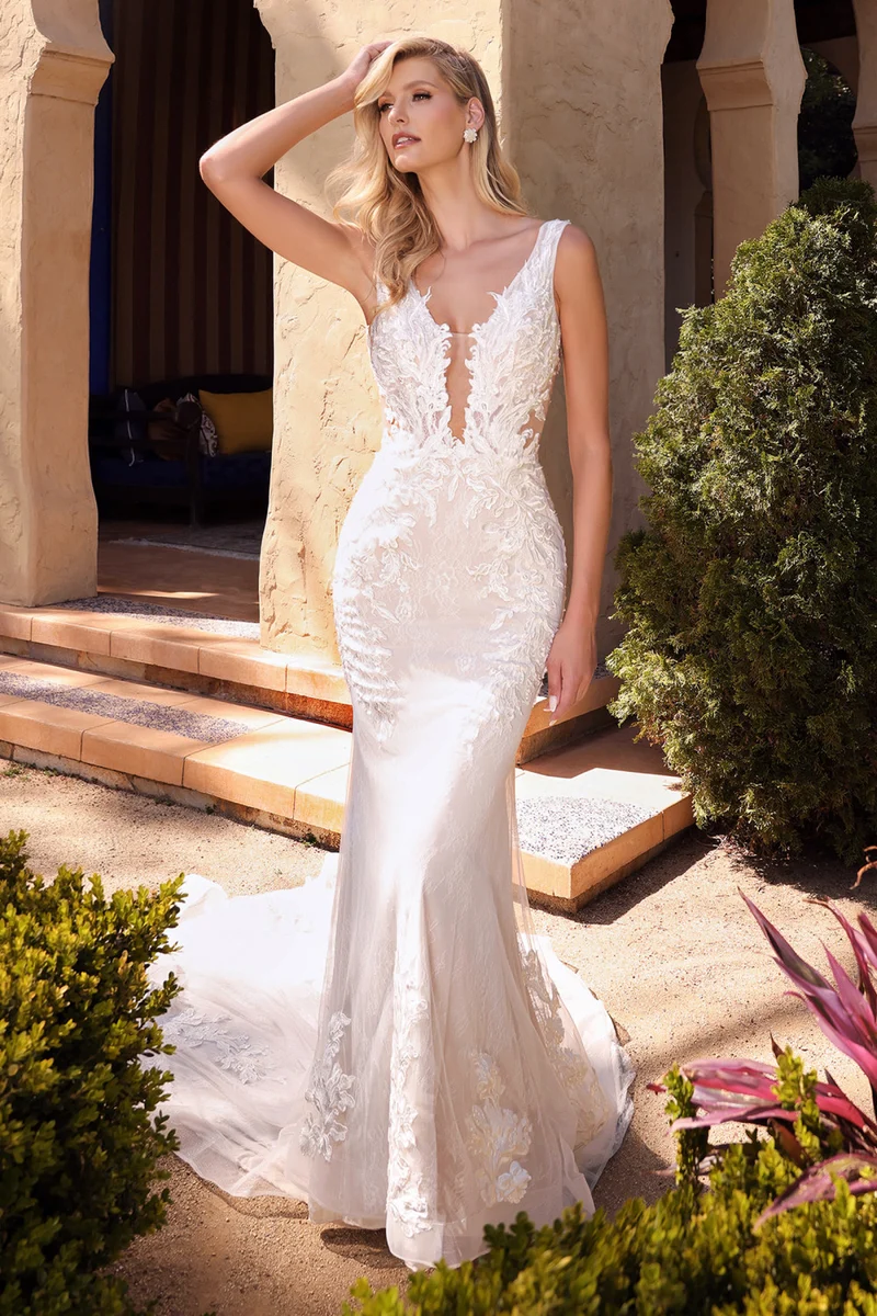 BLOMMIG BRÖLLOPSKÖLJ I SPETSAPPLIKATION - Andrea & Leo Couture - A1072W AVERY