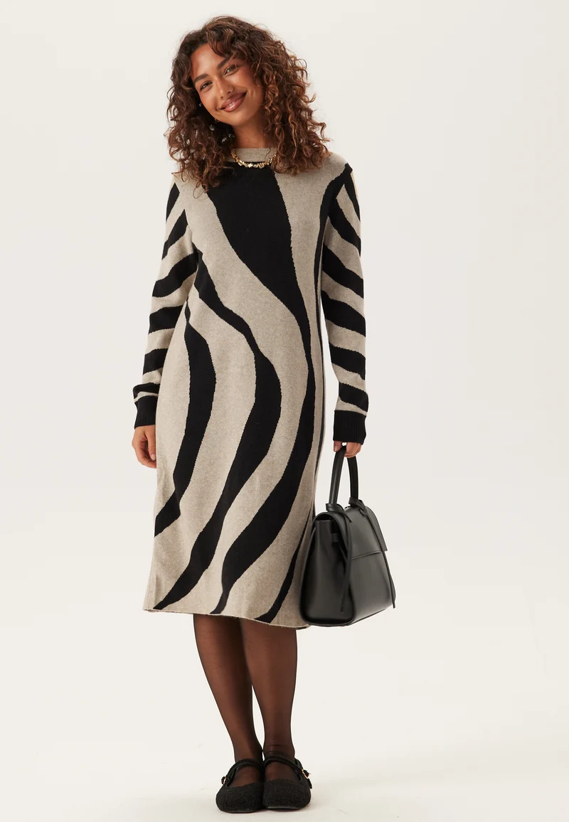 Vitif Crewneck Knit Midi Dress