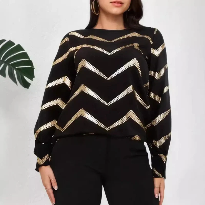 Sophie | Elegant Svart Blus Med Plisserad Framsida Och Långa Ärmar