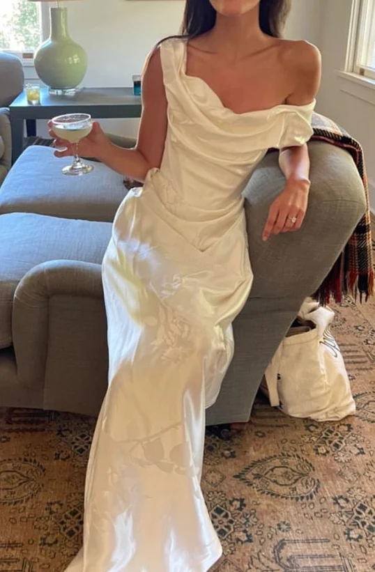 Elegant lång balklänning ärmlös satin brudklänning