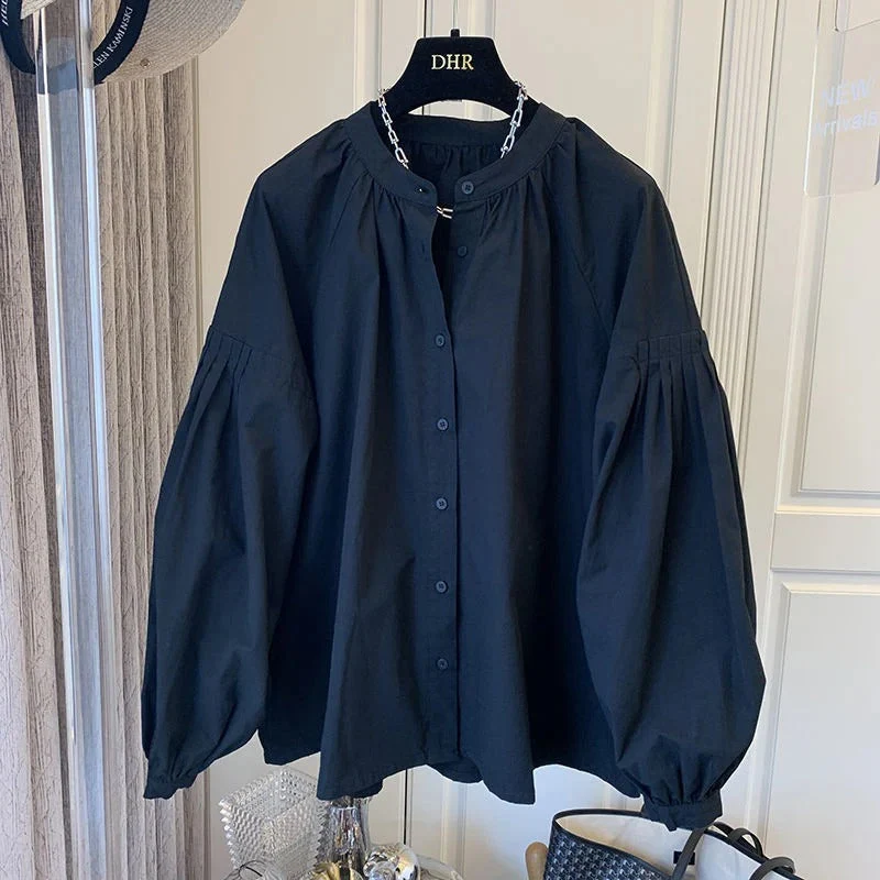 Sophie | Elegant V-Ringad Vit Blus med Lanternärm och Veckad Design