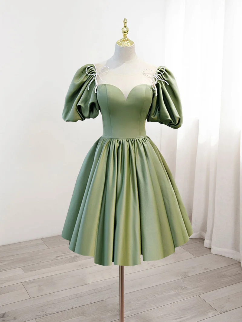 Sage Green Satin Short Homecoming Dress 8:e klass dansklänning med bubbelärmar