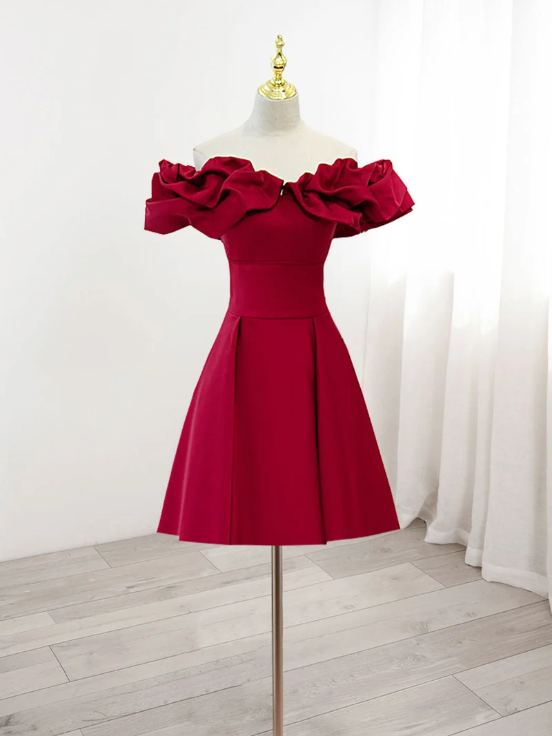 Söt Off The Shoulder Burgundy Short Homecoming Dress Formell klänning
