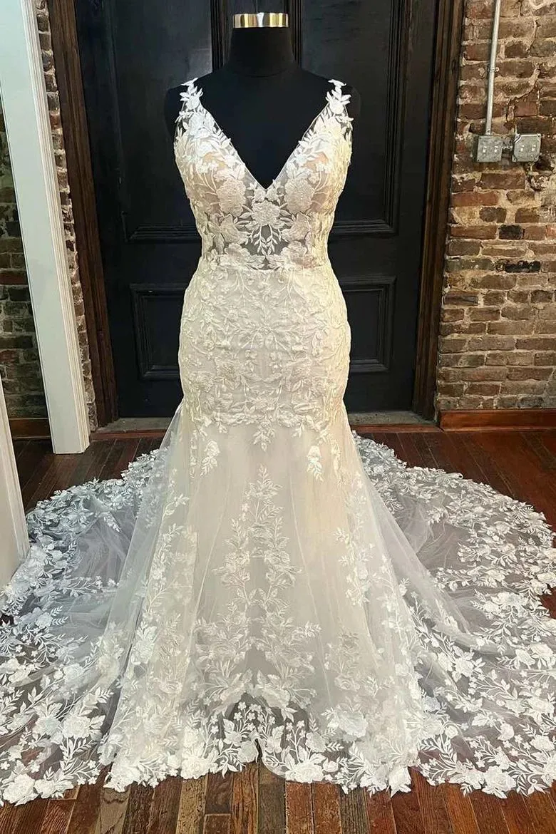 V-ringad spetsapplikationer Plus Size Mermaid Bröllopsklänning för kurviga brudar
