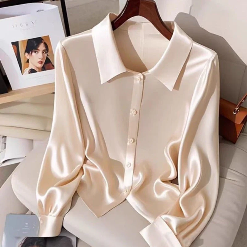 Olivia | Elegant Vit Blus Med Långa Ärmar För Dam