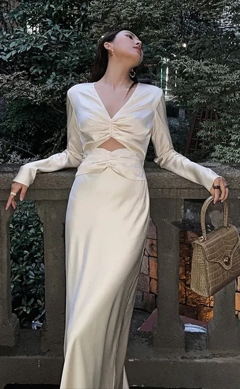 Casual vintage sidenbröllopsklänning med lång ärm
