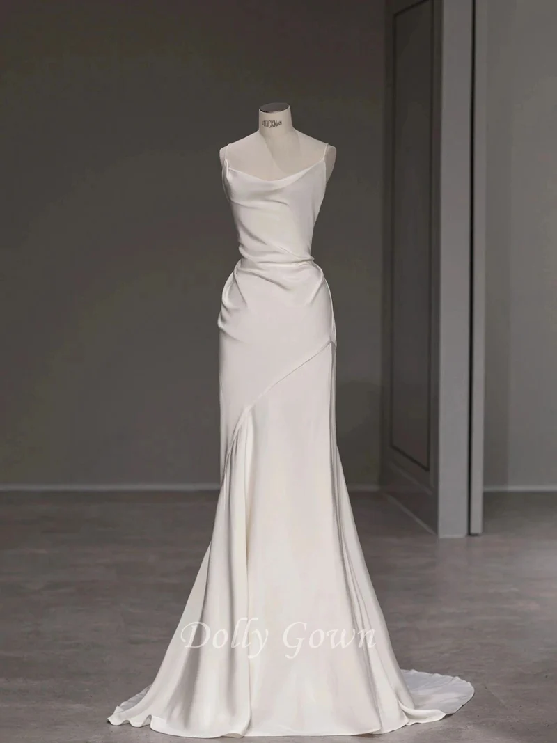 Elegant Spaghetti Straps Slida Enkel Silk Bröllopsklänning