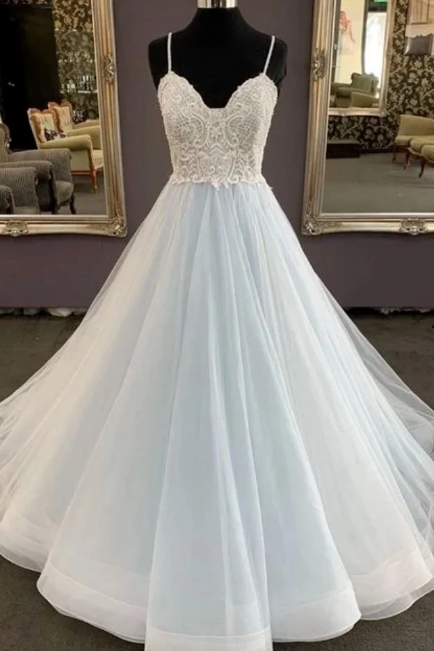 Flowy Lace Top blekblå balklänning med vitt tyllöverdrag