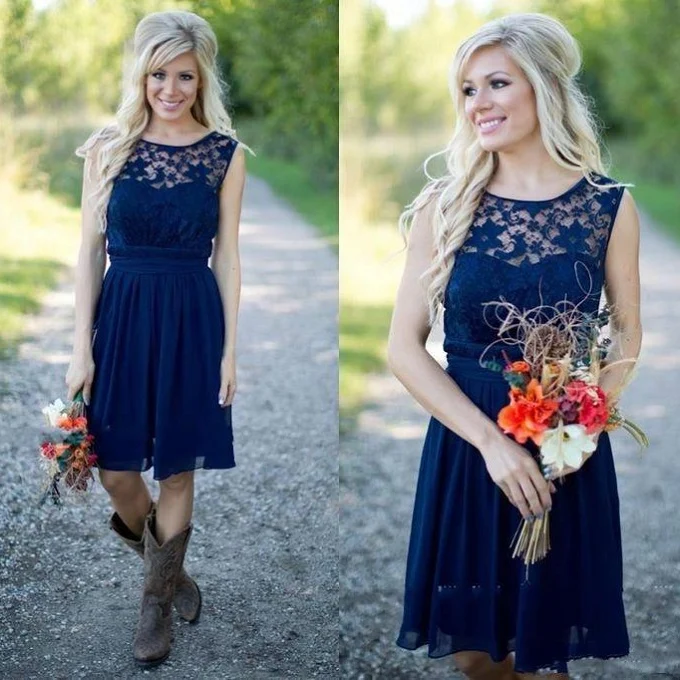 Country Blue Bateau Modest Lace Korta Brudtärnklänningar med Cowboystövlar
