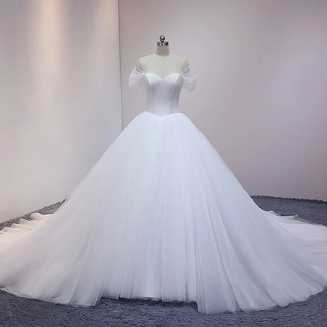 Unik bröllopsklänning för prinsessan i tyll