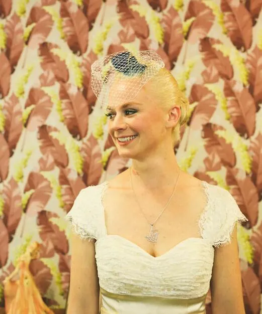 Vintage Slida Cap Sleeve Champagne Kort Bröllopsklänning