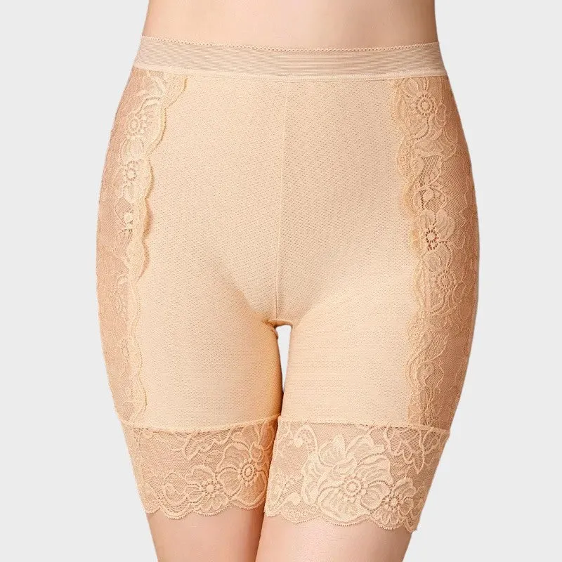 Hudfärgad short under klänning