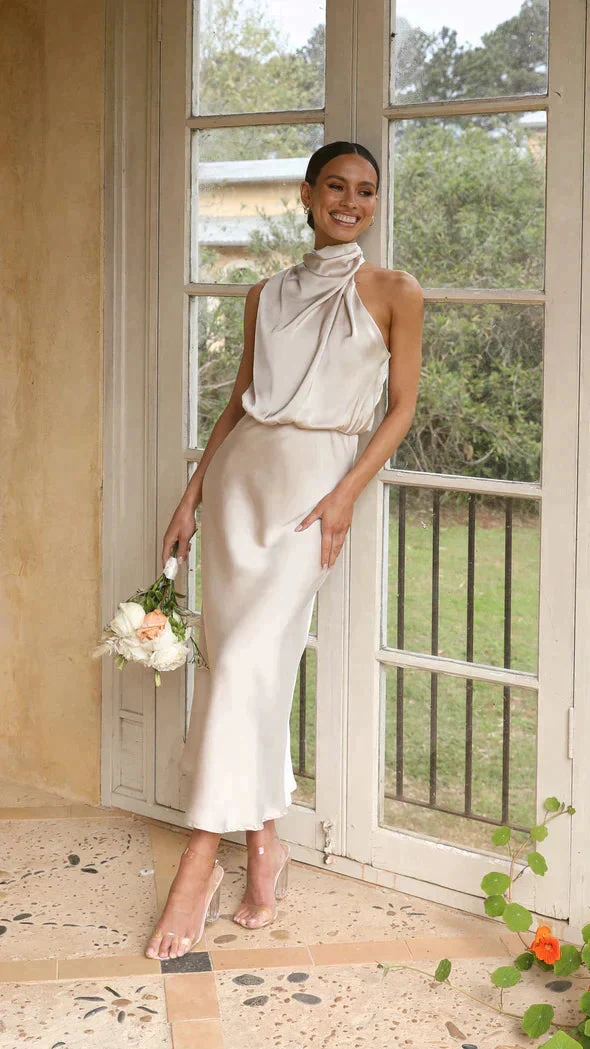 Elegant Klänning Dam | Halter Midi Klänning med Draperad Halsringning | Perfekt för Bröllop och Sommarfester