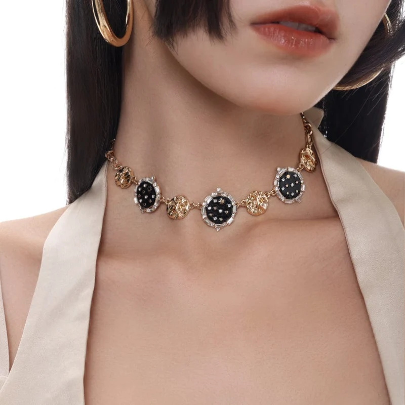 Kvinnors Punk Button Diamante Halsband