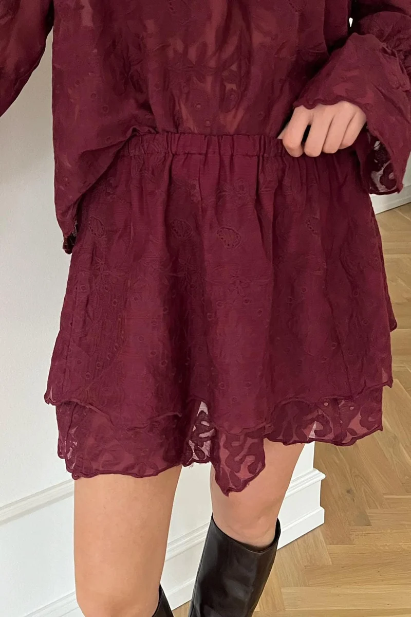 BYIC - Ellinoric Lace Mini Skirt 2576 - Vintage Bordeaux