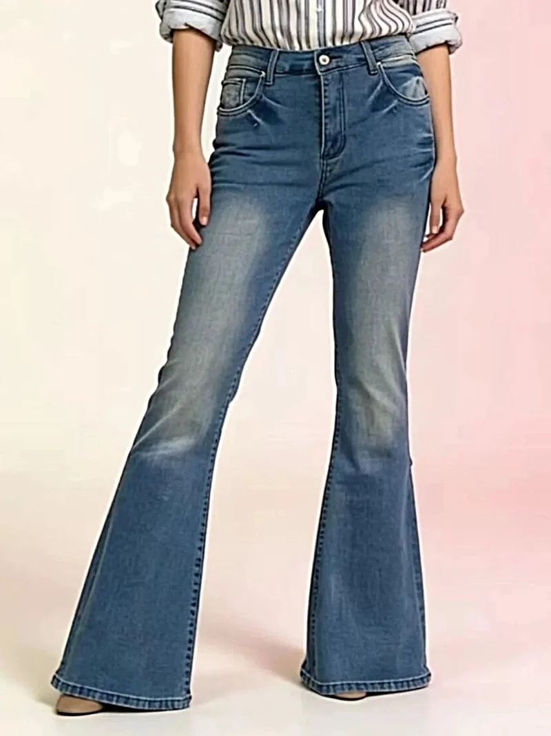 Plus size utsvängda jeans med hög midja och vintagetvätt | Lätt stretchig design med fickor