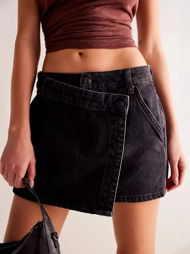 Lyxig asymmetrisk jeanskort med knappar framtill och fickor - Snygg bomullsblandning