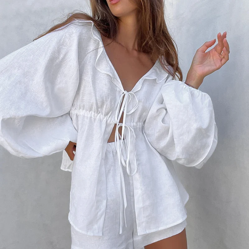 Alexandra™ | Volangprydd topp med knytband & shortsset