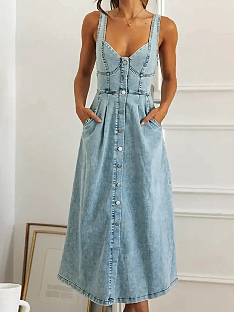 Midiklänning i denim med hjärtformad halsringning, knappar framtill och fickor - Elegant vardagskläder