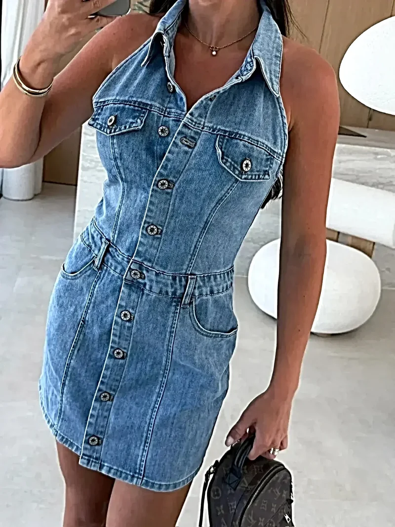 Snygg ärmlös denimminiklänning med knappar och fickor – lätt stretchig passform