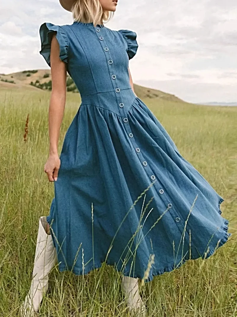 Elegant volangklänning med kort ärm - Knappad, flerskiktad design i premiumdenimtyg