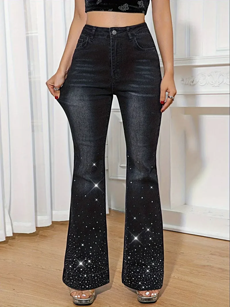 Snygga strass-utsvängda jeans för kvinnor - lätt stretchiga, knäppta, trendig design