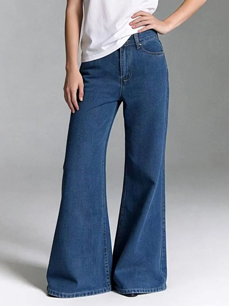 Högmidjade utsvängda jeans