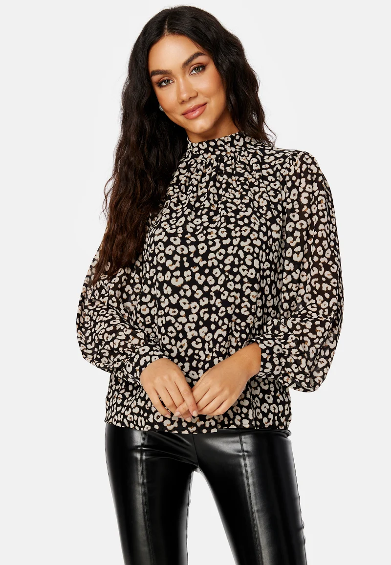 Mila L/S High Neck Top