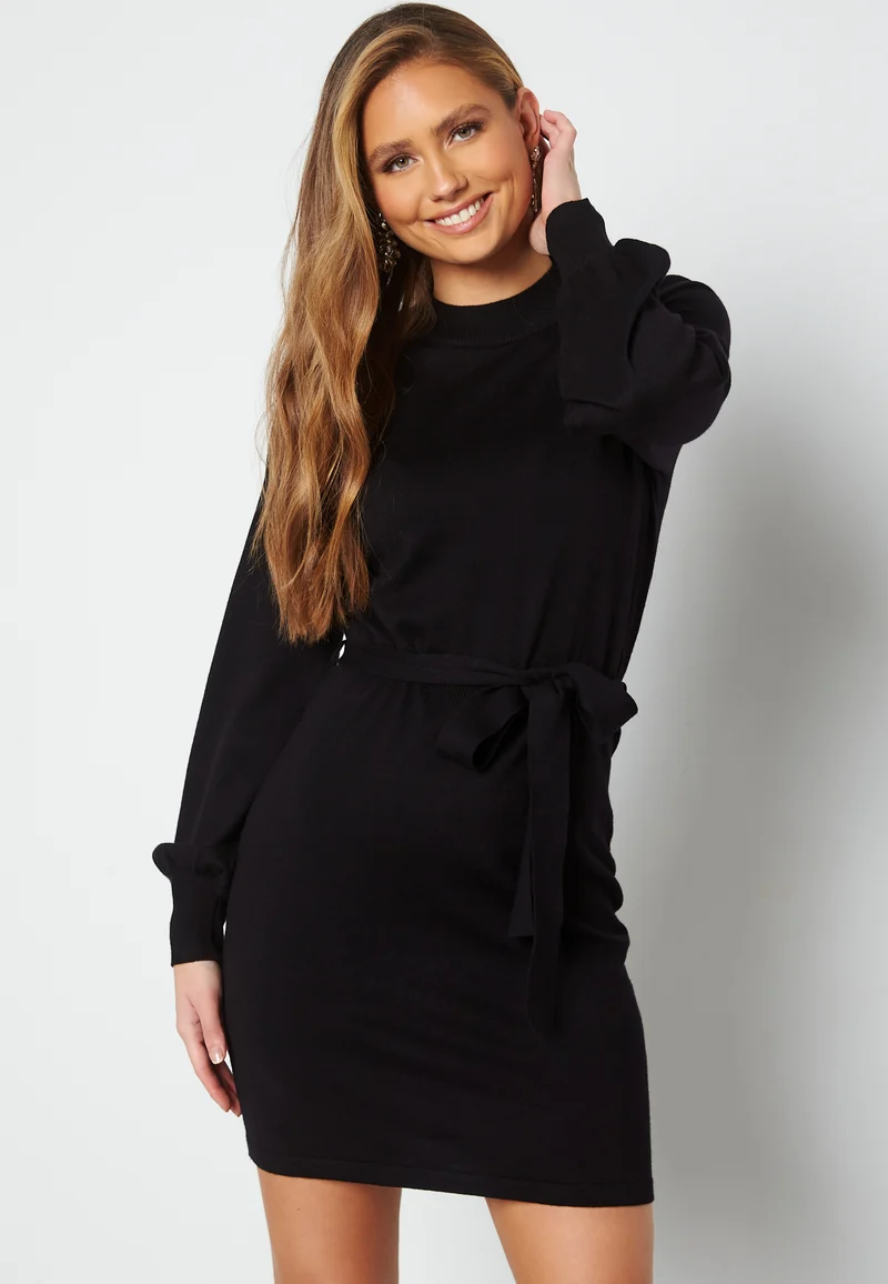 Ina fine knitted dress