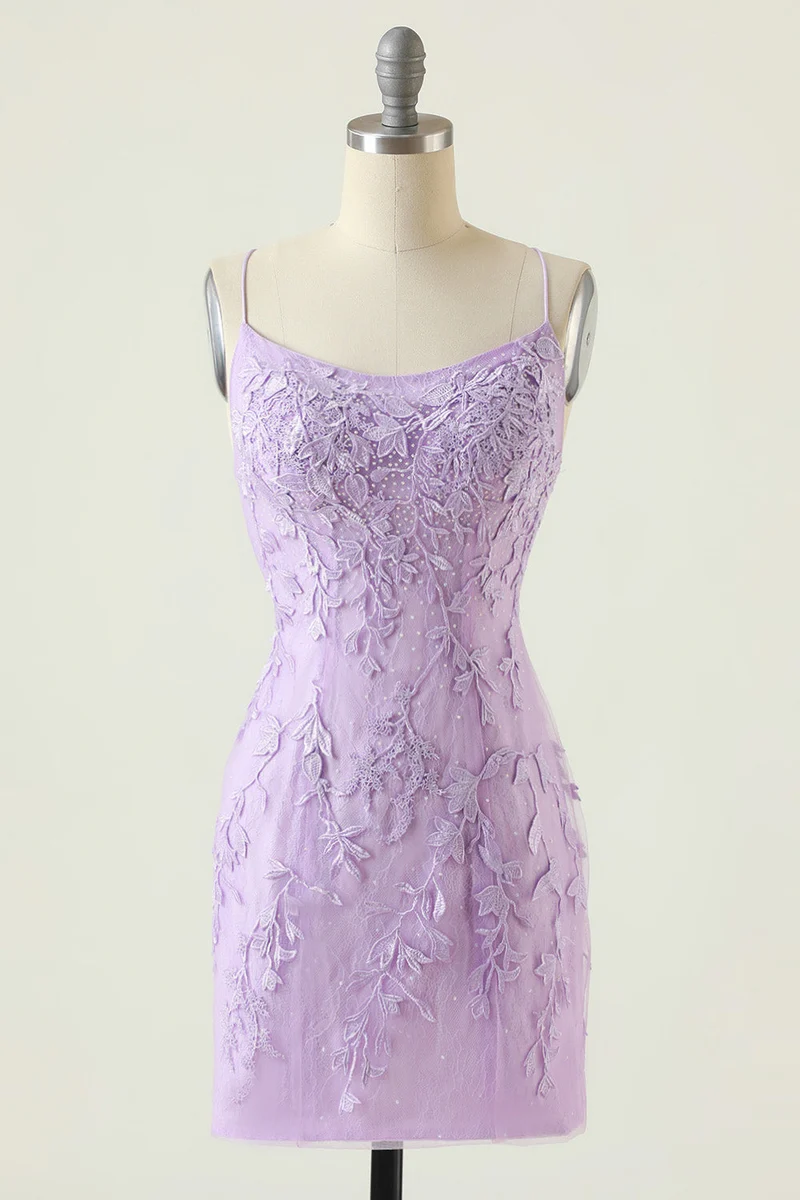 Elegant lila bodycon-klänning med applikationer och öppen rygg
