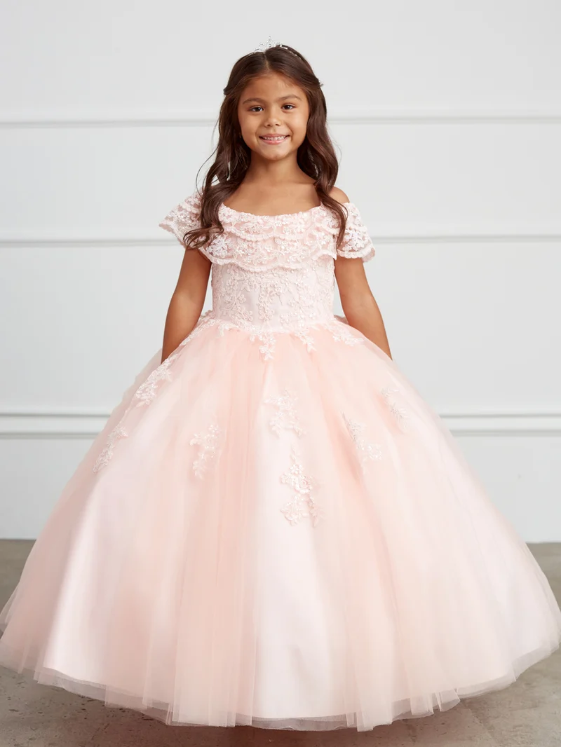 Girl Mini Quince Dress - Off Shoulder Lace Overlay med Mesh kjol från TIPTOP KIDS - AS7033