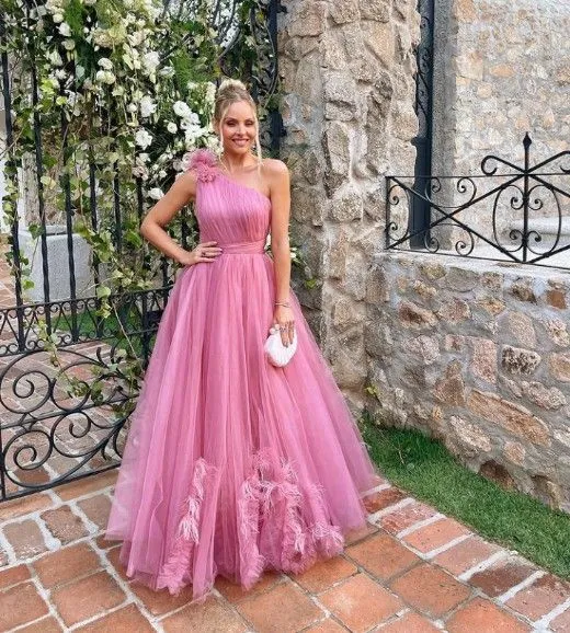 Elegant Rosa Rygglös Balklänning Fantastisk Festklänning