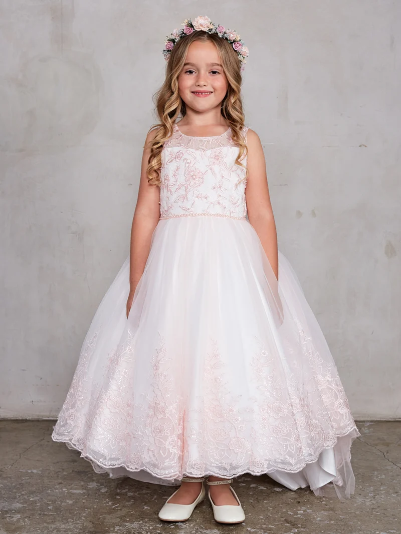 Flower Girl Dress with Beautiful Illusion Neckline Klänning från TIPTOP KIDS - AS5797