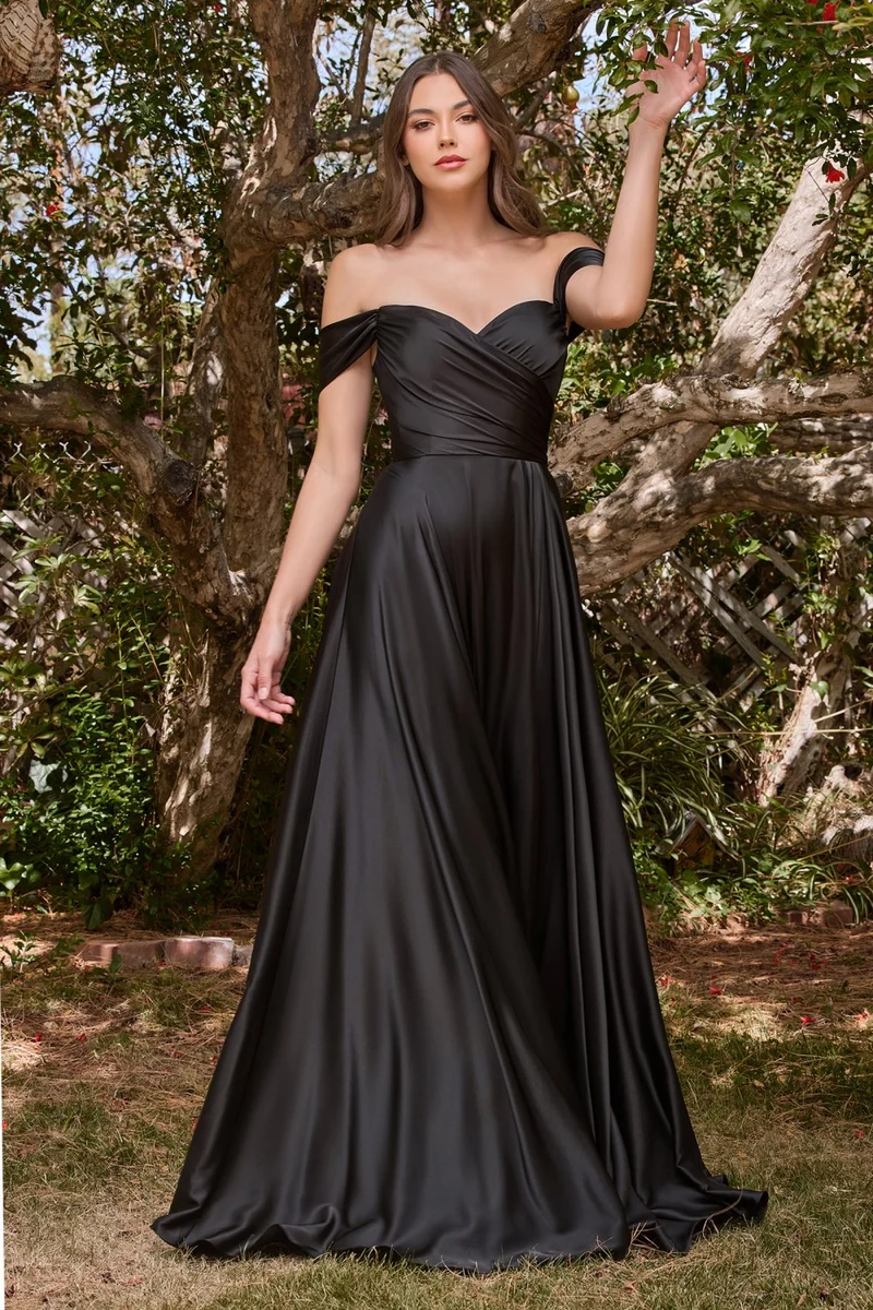 Satin Off The Shoulder A-Line Slit Gown By Ladivine 7493 - Speciellt tillfälle