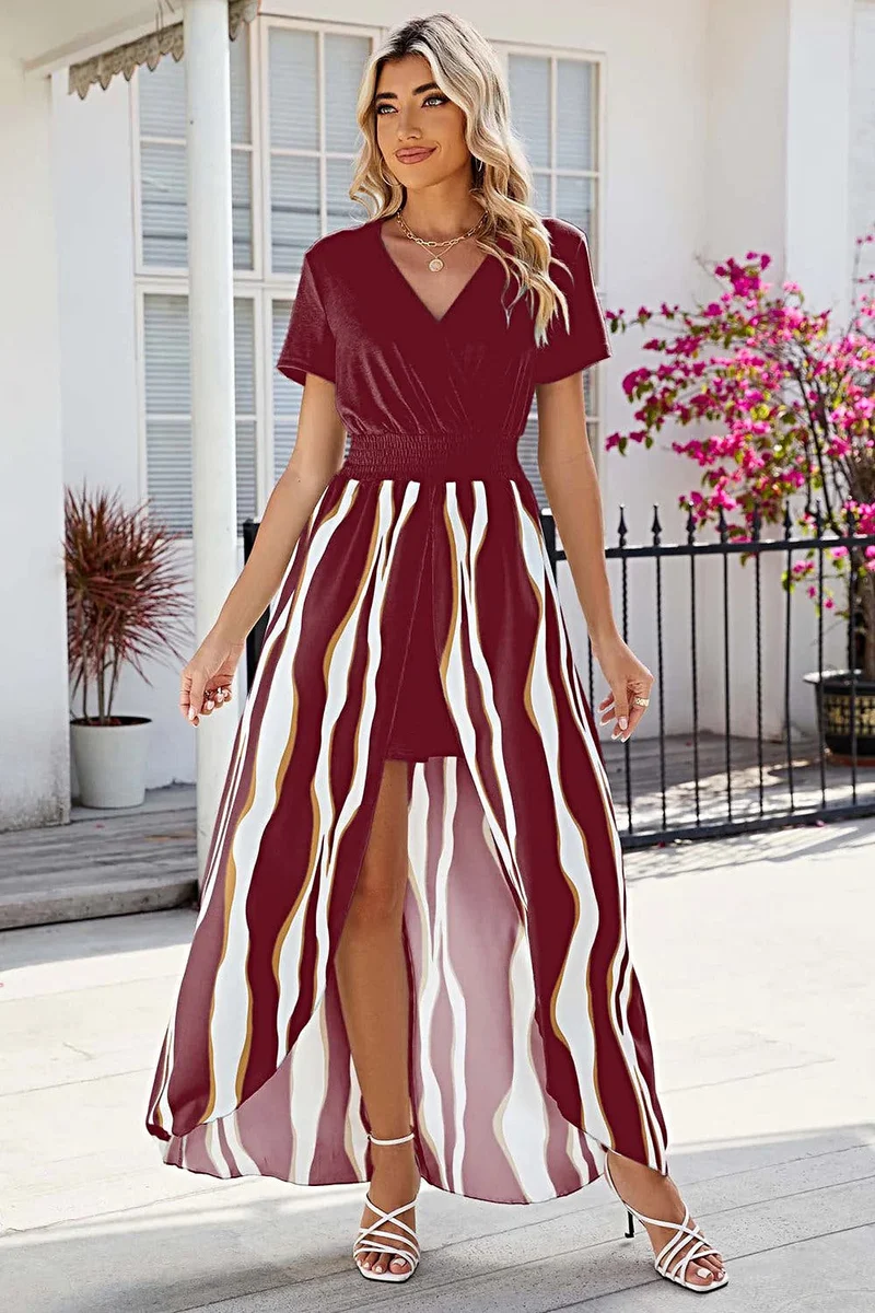 Elegant smockad surpliceklänning med hög-låg fåll - Opak, lätt stretchig, importerad elegans