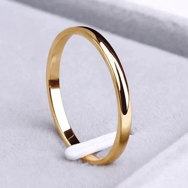 Enkel ring i guld- och silverfärg
