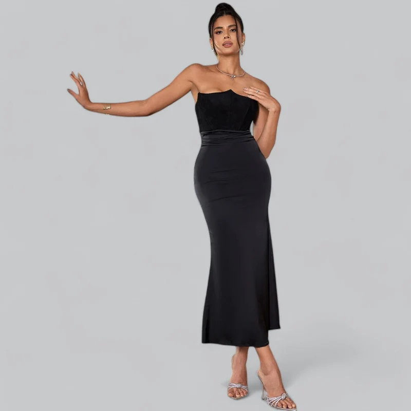 Elegant Maxiklänning Dam | Svart Långklänning med Axelbandslös Design | Figurförbättrande Look för Formella Tillfällen