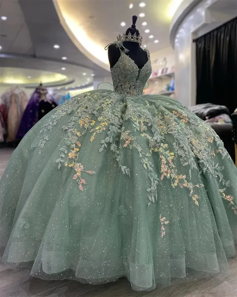 Skimrande ljusgrön balklänning för quinceanera med korsettstil