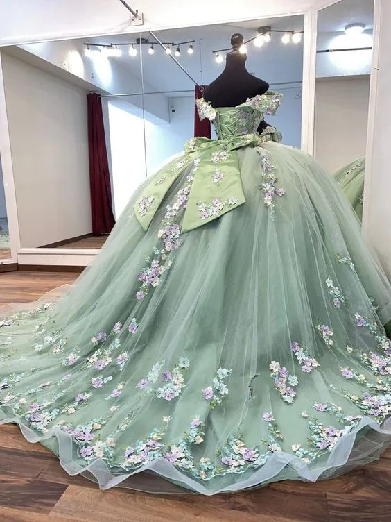 A-linjeformad Spetsapplikation Quinceanera Balklänning Sweet 16 Klänning