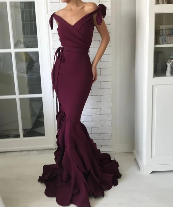 Satin V-ringad Off-Shoulder Aftonklänning med Elegant Midjerosett