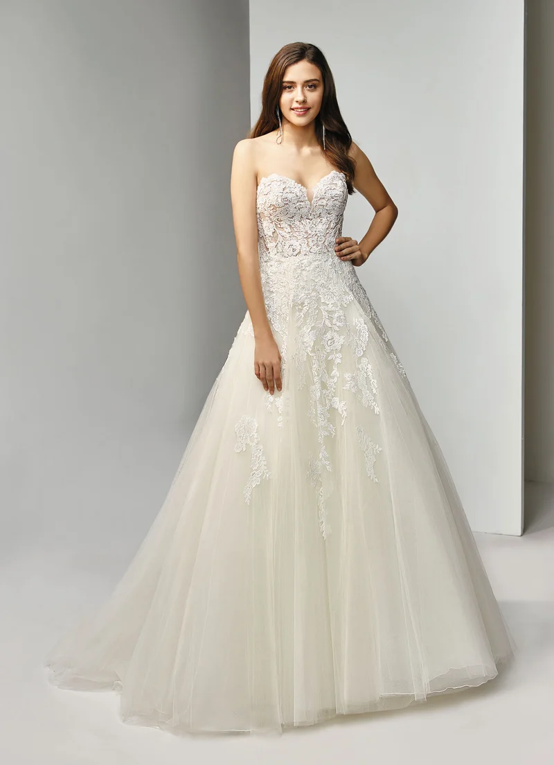 Brudklänning Beautiful by Enzoani BT19-8 second hand / återbruk ej använd