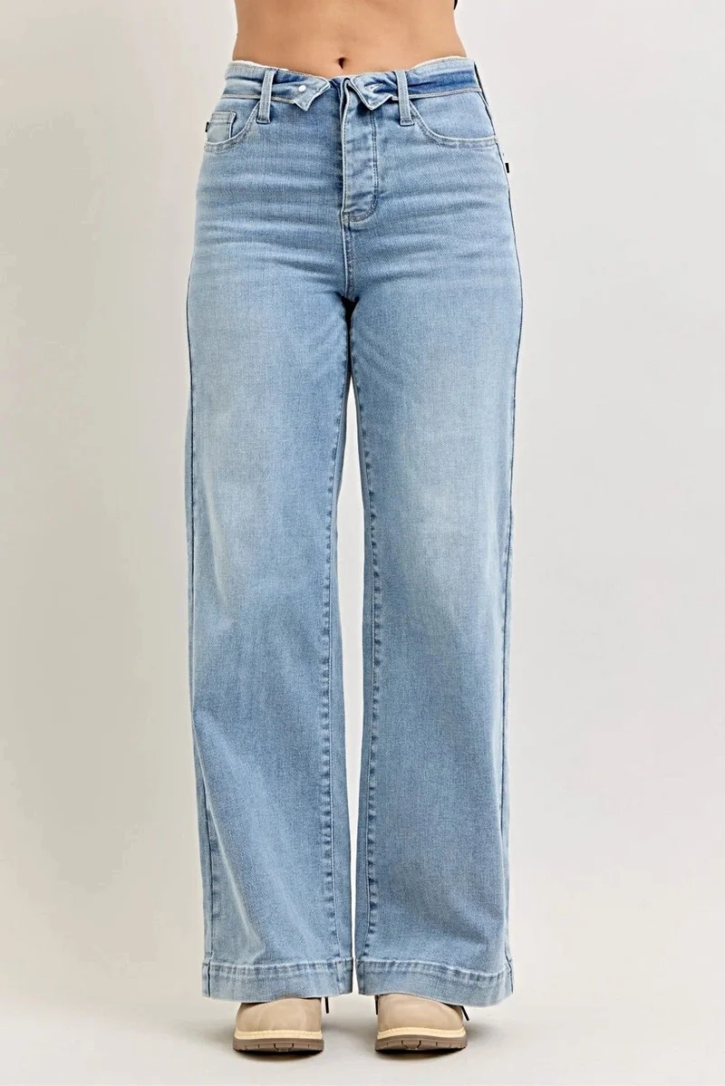 Judy Blue Retro Jeans - Medelhög midja, vida ben med övervikbart midjeband