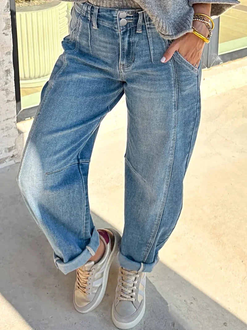 Eleganta Cuffed Barrel Jeans för kvinnor - Klassisk stil, fickor, 63 % bomullsblandning